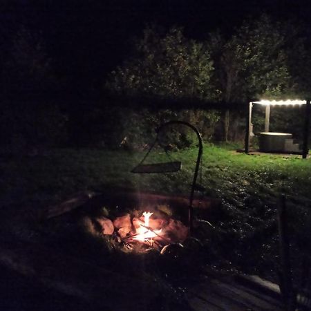 Miedzy Olchami Domek Nad Jeziorem. Noclegi Caloroczne. Cisza, Spokoj. Barczewo Eksteriør bilde